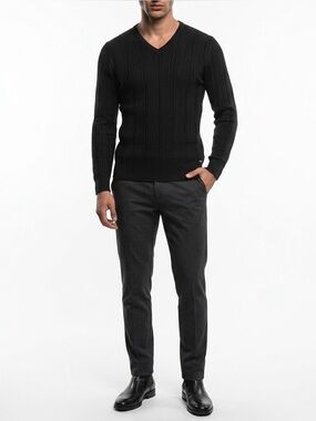 Guess V-Neck Sweater